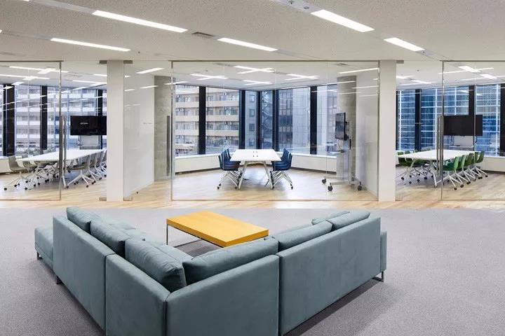 新買的辦公沙發(fā)有異味,應該這樣做