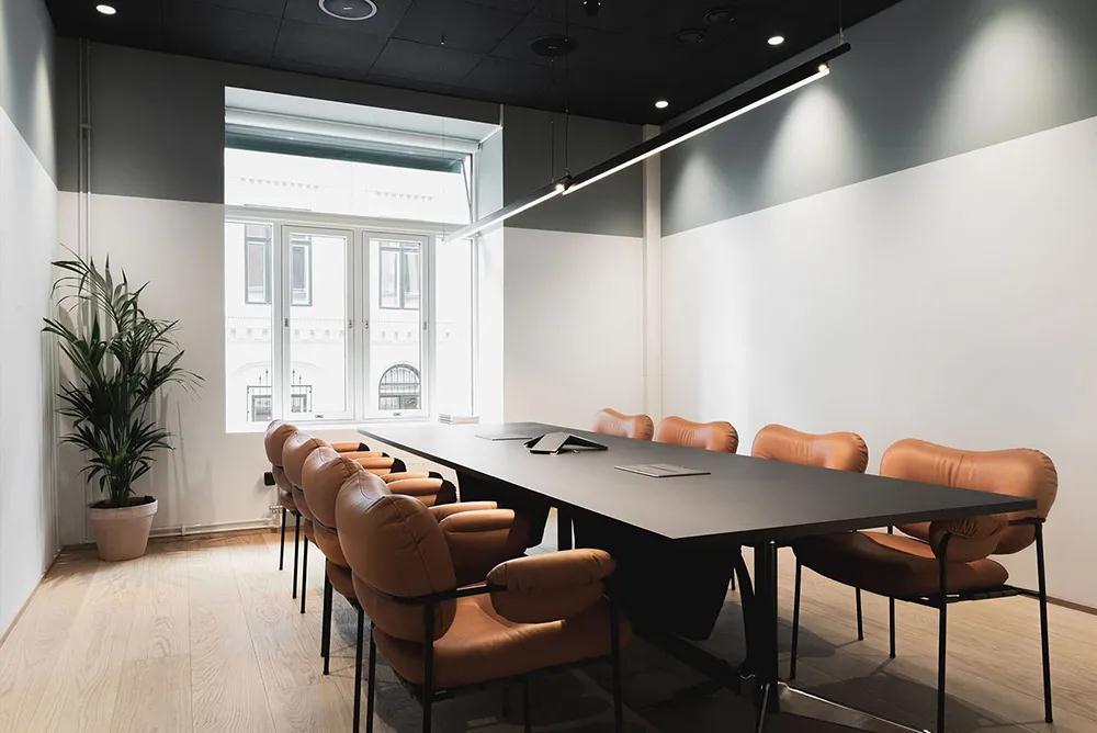 簡(jiǎn)約現(xiàn)代風(fēng)辦公桌椅，打造舒適空間